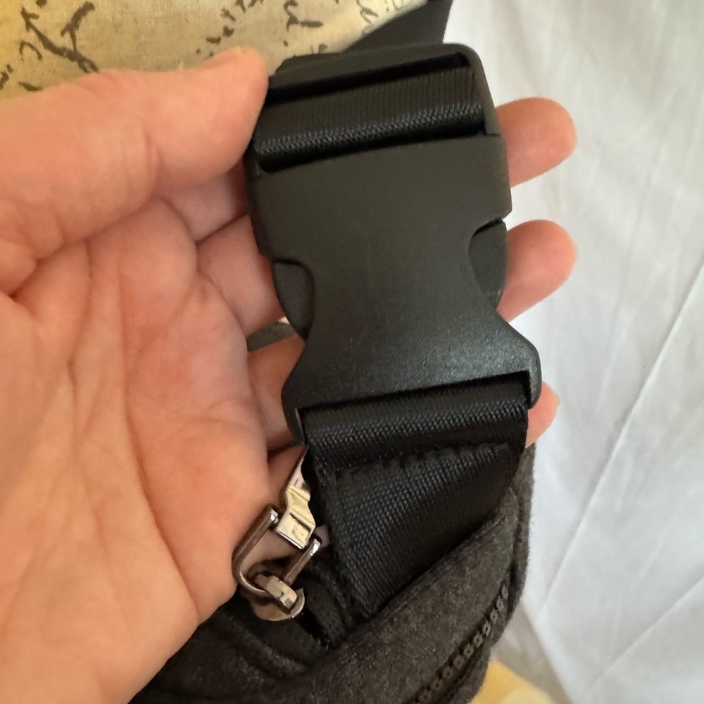 Chico's dark grey cashmere Crossbody Bag - Picture 5 of 5